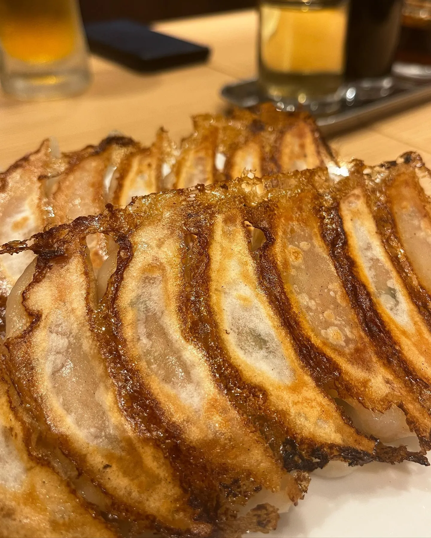 昼はまだ少し暑いですけど、朝夕は寒いくらいですねー。